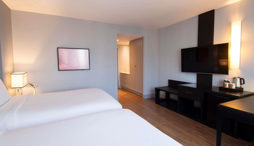 Superior Room, 1 Queen Bed, Bathtub