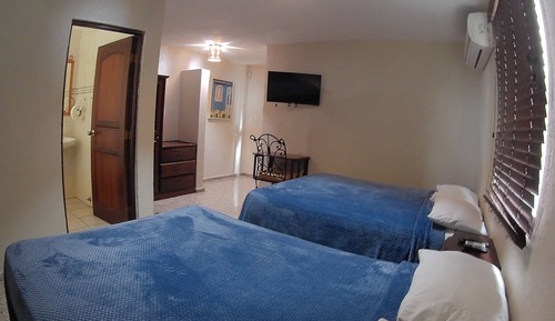 Standard Duplex, 2 Queen Beds