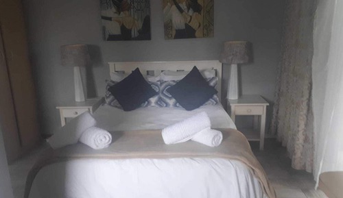 Bachelor Room (B+B / S Catering) (10)