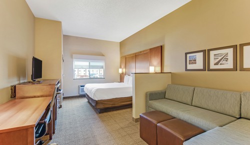 Suite, 1 King Bed with Sofa bed, Non Smoking