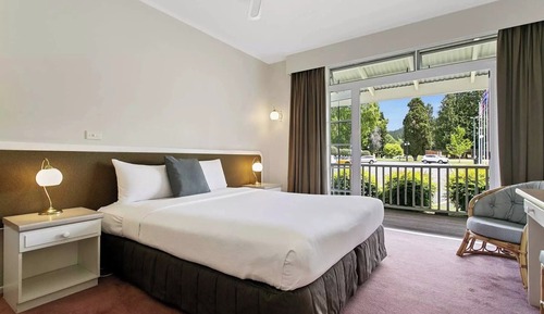 Standard Room, 1 King Bed
