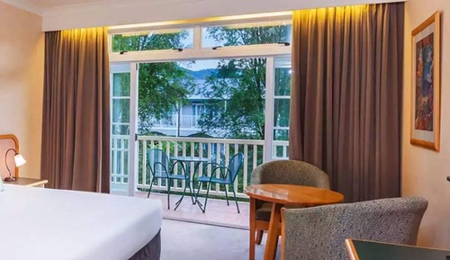 Superior Room, 1 King Bed (Tauhara)