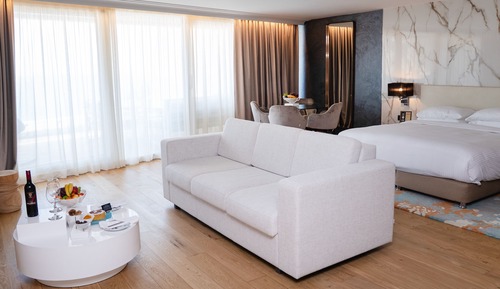 Suite, 1 King Bed, Balcony, Sea View (Spa)