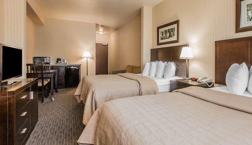 Suite, Non Smoking (2 Queen Beds & 1 Sofa Bed)