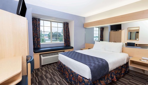 Standard Room, 1 Queen Bed, Accessible, Non Smoking
