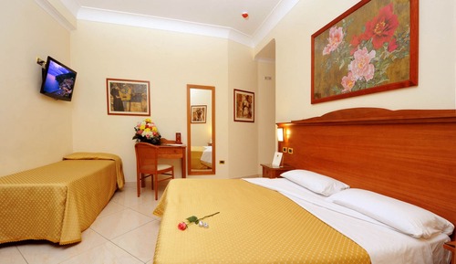 Triple Room