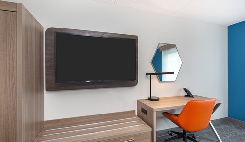 Standard Room, 1 King Bed, Accessible (Communications, Roll-In Shower)