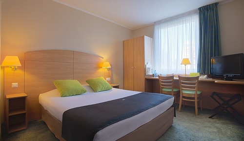 Standard Room, 1 Queen Bed