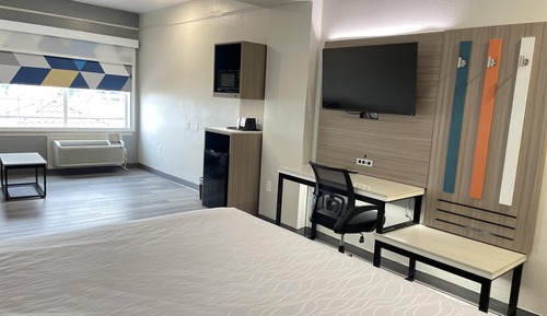 Suite, 1 King Bed
