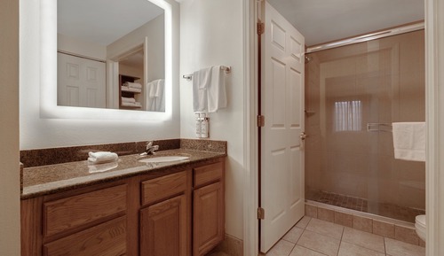 Studio Suite, 1 Queen Bed, Accessible (Communications, Accessible Tub)