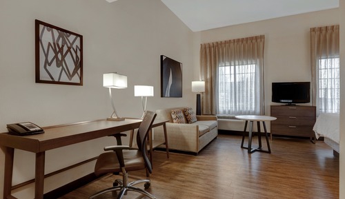 Suite, 2 Bedrooms, Accessible, Kitchen (Communications, Roll In Shower)
