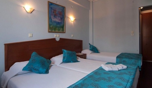 Basic Double Room (With Extra Bed)