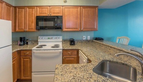 Oceanfront Deluxe One Bedroom King Condo
