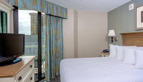 Oceanfront Two Bedroom Queen Condo H