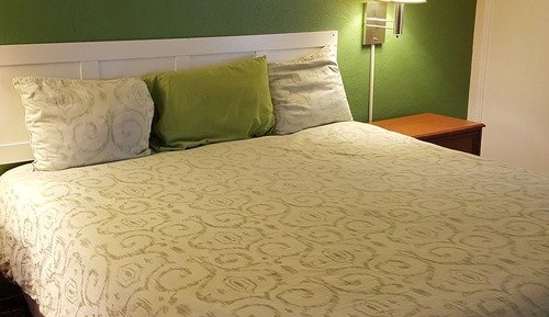 Standard Room, 1 King Bed