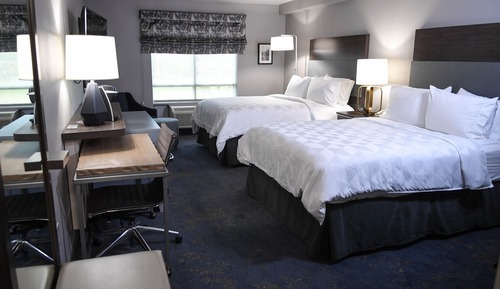 Standard Room, 2 Queen Beds, Accessible Bathtub (Communications)