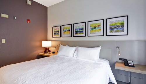 Junior Suite, One King Bed, Accessible