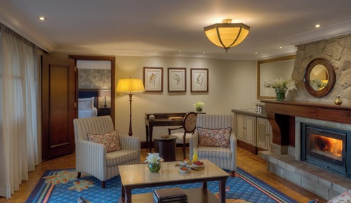 William Holden Two-Bedroom Suites- 1 king bed and 1 twin bed