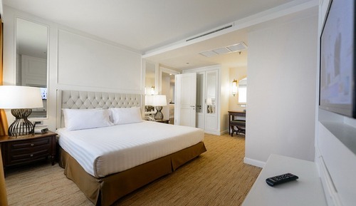 One Bedroom Platinum Suite