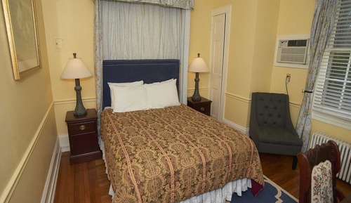 Standard Double Room, Ensuite (The Manor 114 Queen (no p)