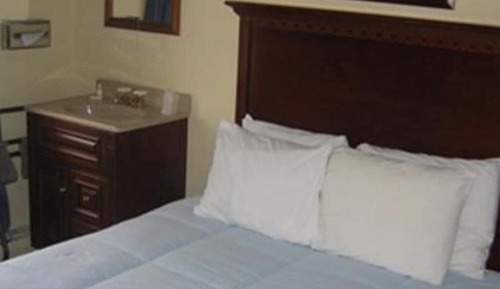 Standard Double Room, Ensuite (The House 14 Queen  (no p)