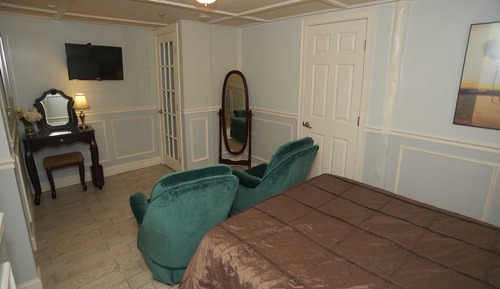 Superior Double Room, Ensuite (Manor Queen Lower Level 1)