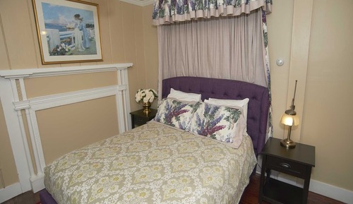 Standard Double Room, Ensuite (The Manor 115 Queen (no p)
