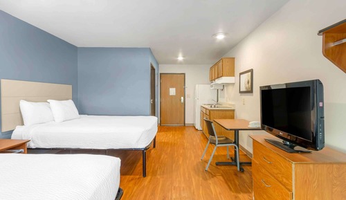 Standard Studio, 2 Queen Beds, Non Smoking, Refrigerator & Microwave