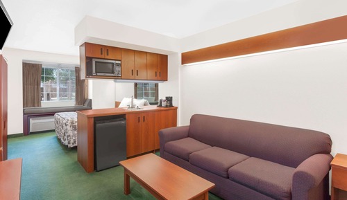 Studio Suite, 1 Queen Bed, Non Smoking