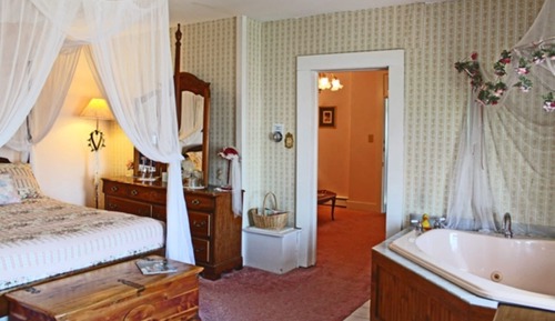Room, Private Bathroom (Canopy Suite)