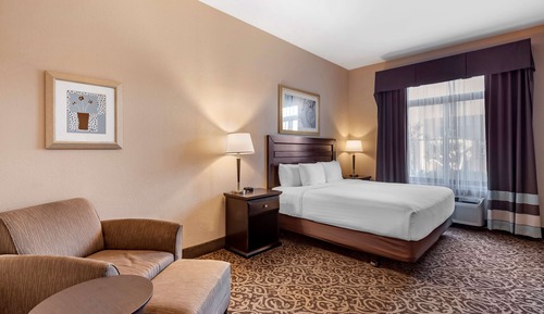 Standard Room, 1 King Bed, Accessible, Bathtub