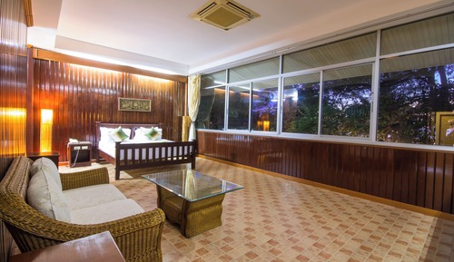 Sea View Suite