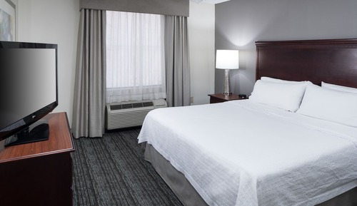 Studio, 1 King Bed, Accessible (Roll-In Shower)