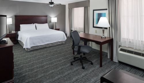 Studio, 1 King Bed, Accessible, Bathtub
