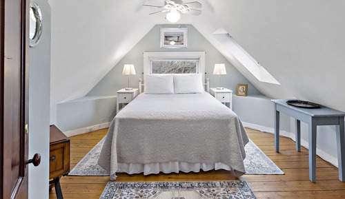 Standard Room, 1 Queen Bed, Non Smoking (No Pets)
