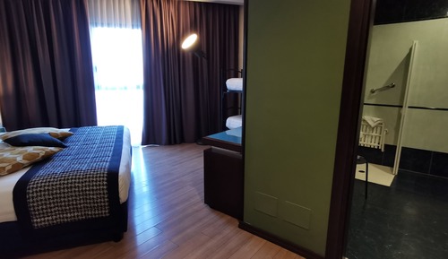 Standard Room, 1 Queen Bed, Accessible