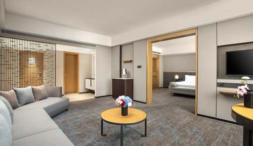 Suite, 1 King Bed (Crowne Plaza)