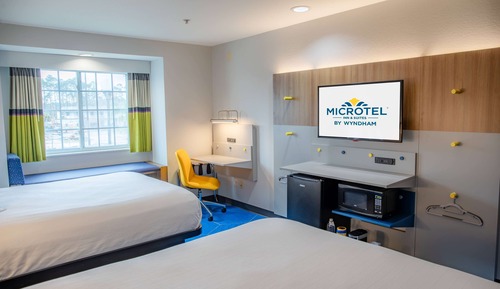 Room, 2 Queen Beds, Accessible, Non Smoking (Roll-In Shower)