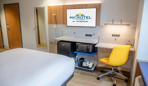 Room, 1 Queen Bed, Accessible, Non Smoking (Mobility/Roll in shower)