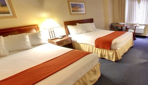 Suite, 2 Queen Beds, Non Smoking