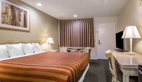 Standard Room, 1 King Bed, Non Smoking