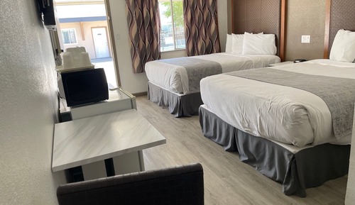 Basic Room, 2 Queen Beds