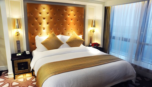 Paramount Deluxe Room