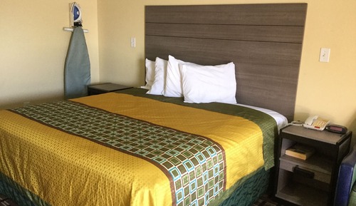 Standard Room, 1 King Bed, Smoking