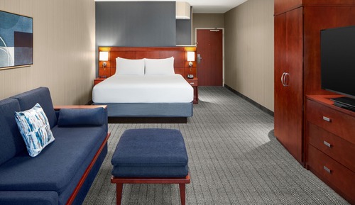 Executive Room, 1 King Bed with Sofa bed (Hearing Accessible)
