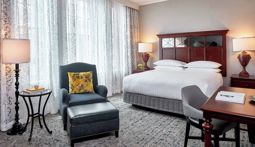 Deluxe Room, 1 King Bed