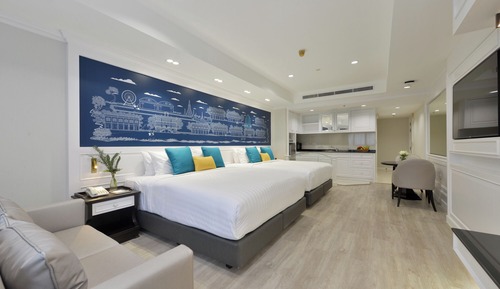 Premier Triple Room, 2 Queen Beds
