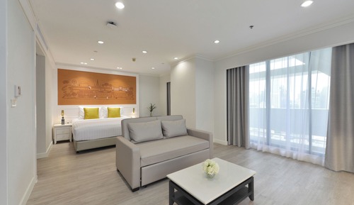 One-bedroom suite