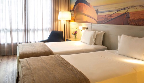 Standard Twin Room, 2 Twin Beds, Partial Ocean View