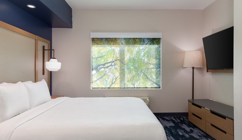 Room, 1 King Bed (Mobility/Hearing Accessible, Tub)
